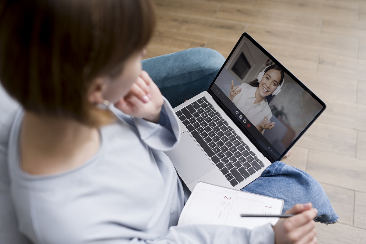 Anamnese psicológica sem erros: mais segurança e confiança no atendimento 1 Mulher em sua anamnese online